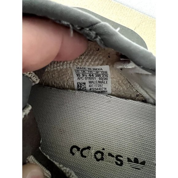 Athletic_Shoes